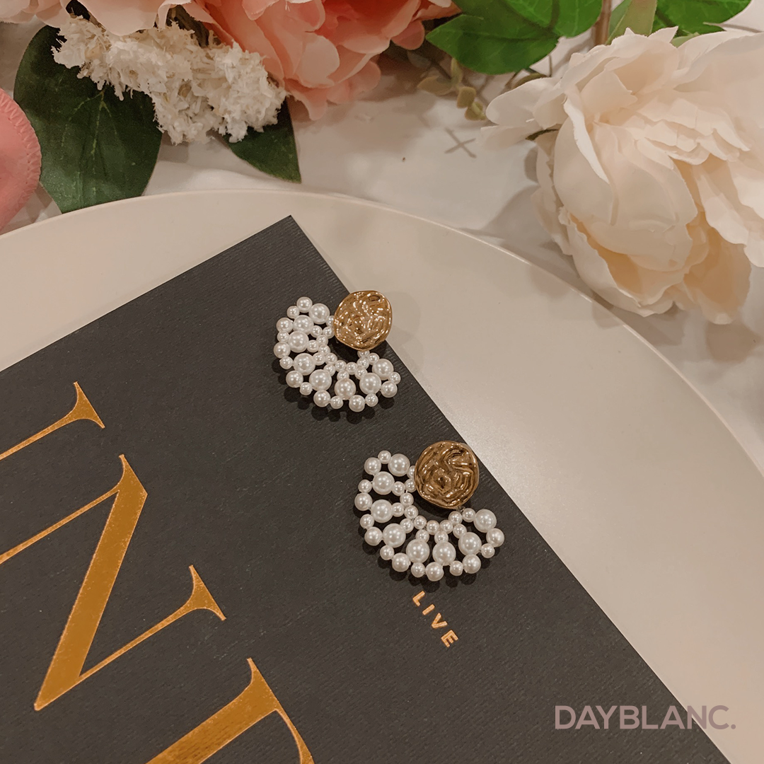 Pearl Bouquet (Earring) – DAYBLANC