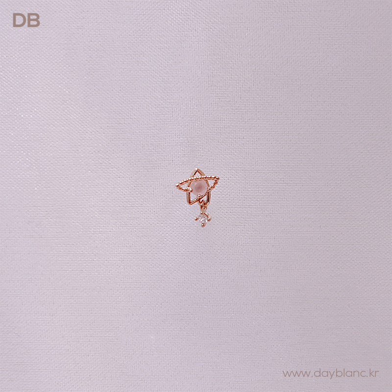 Louis Vuitton Star Blossom Ear Cuff, Pink Gold And Diamonds - Per Unit