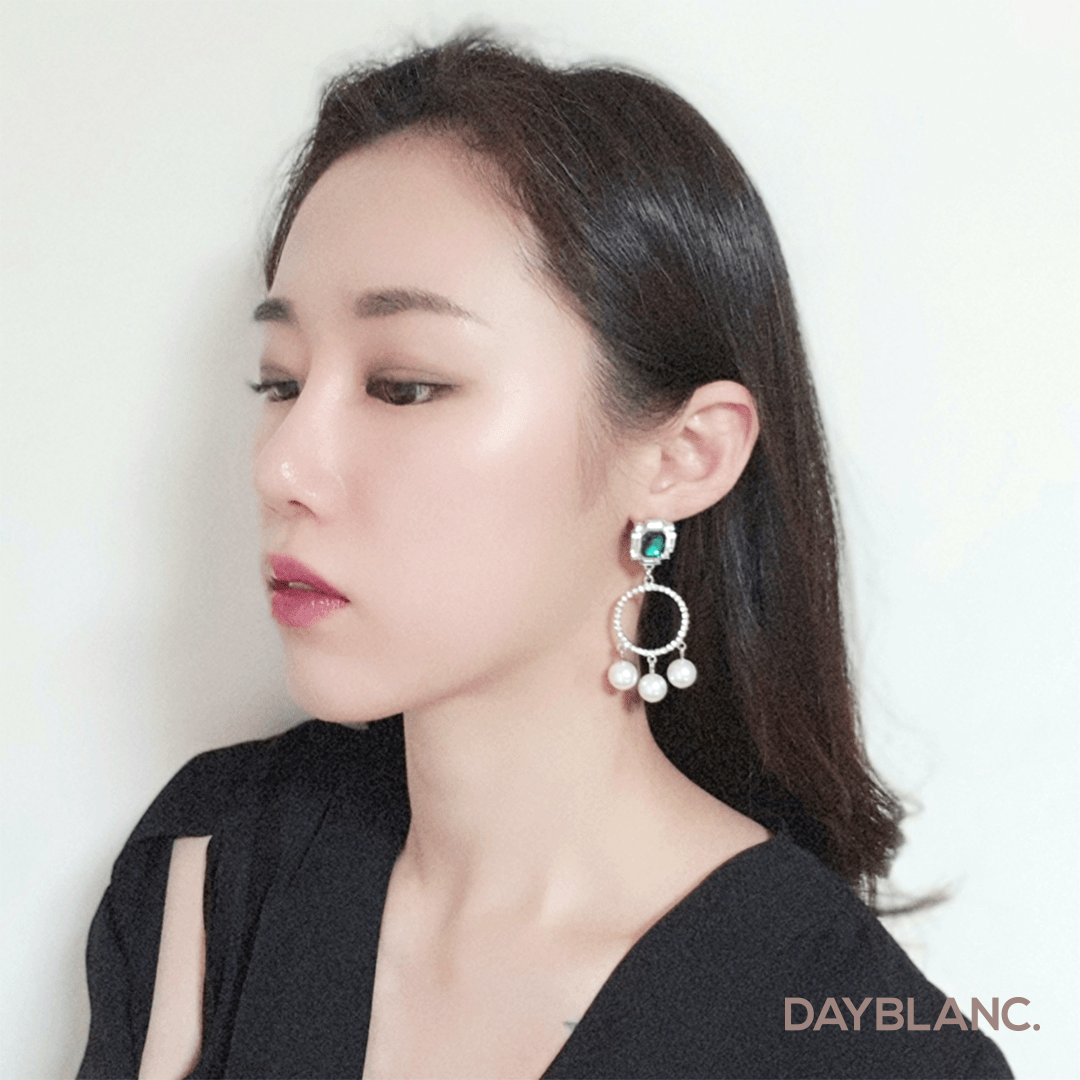 Emerald Queen 에메랄드 퀸 (Earring) - DAYBLANC